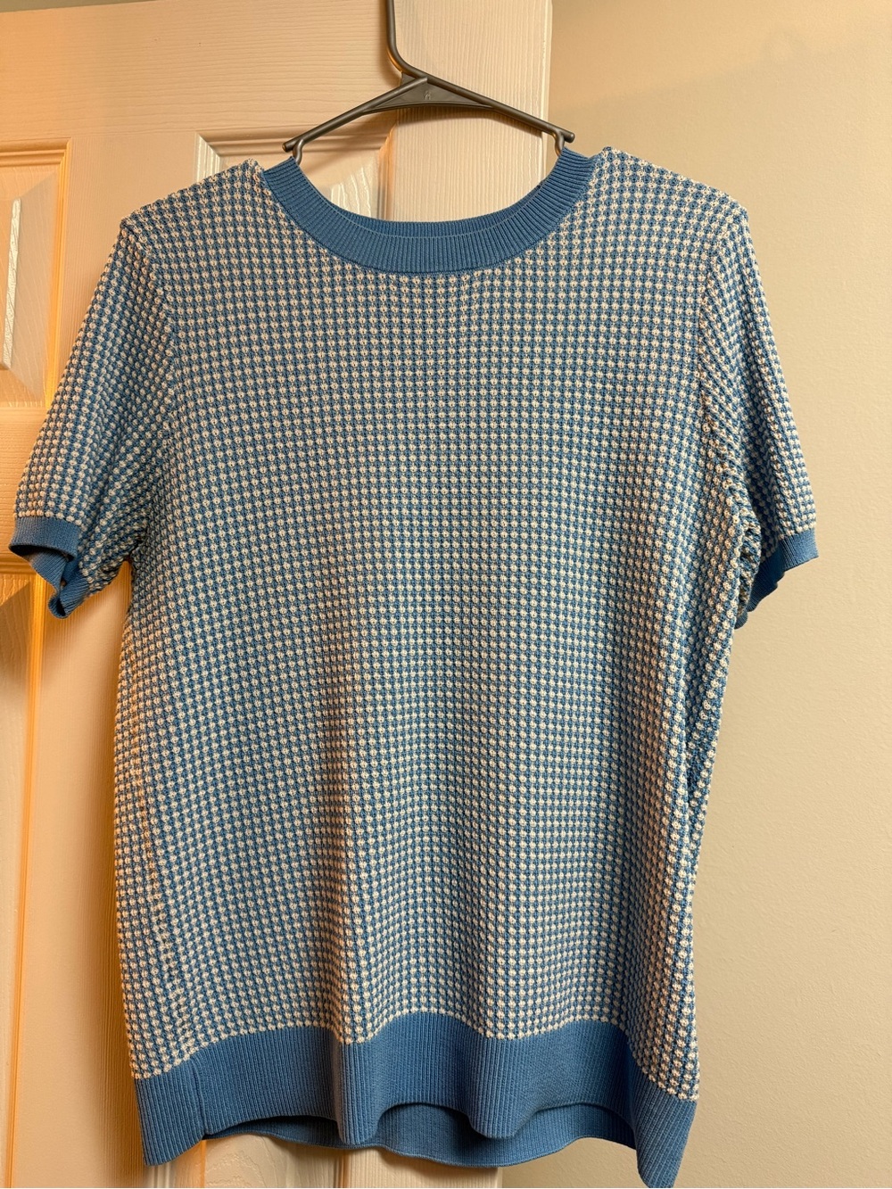 Anne Klein Light Blue and White Textured Knit V-Neck Top